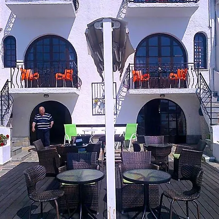 Belmar Self-catered 公寓式酒店 埃雷特里亚